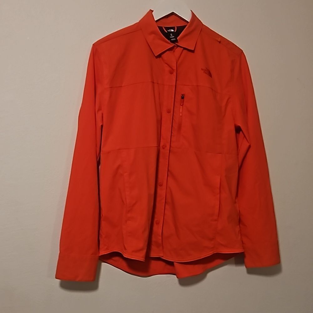 North Face woman button up shirt M
